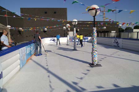 054 besloten V&D schaatsavond