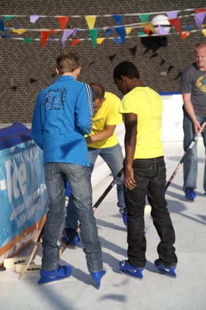 061besloten V&D schaatsavond