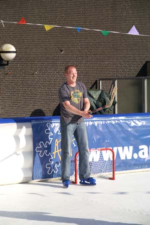 063 besloten V&D schaatsavond