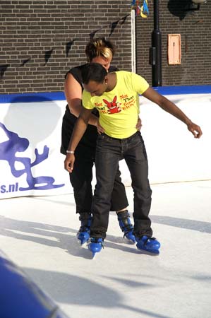 068 besloten V&D schaatsavond